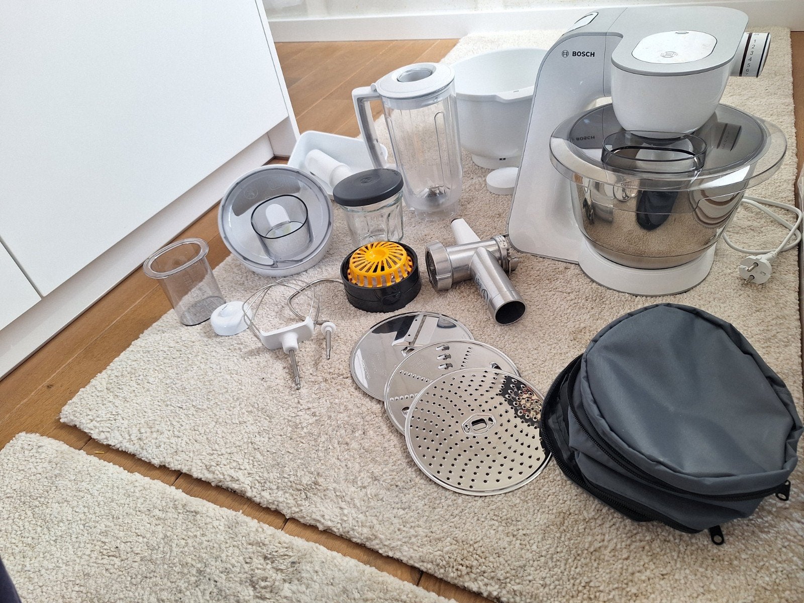 Robot bosh avec accessoires, Elektronische apparatuur, Keukenmixers, Ophalen