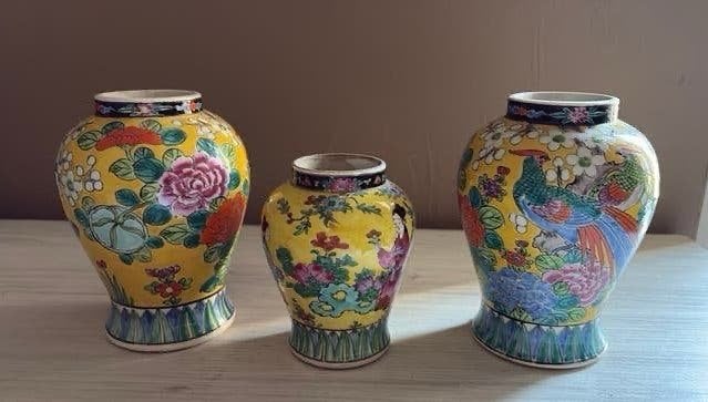 Driedelig  Kaststel Japanse Porseleinen  - Famille Jaune, Ophalen of Verzenden