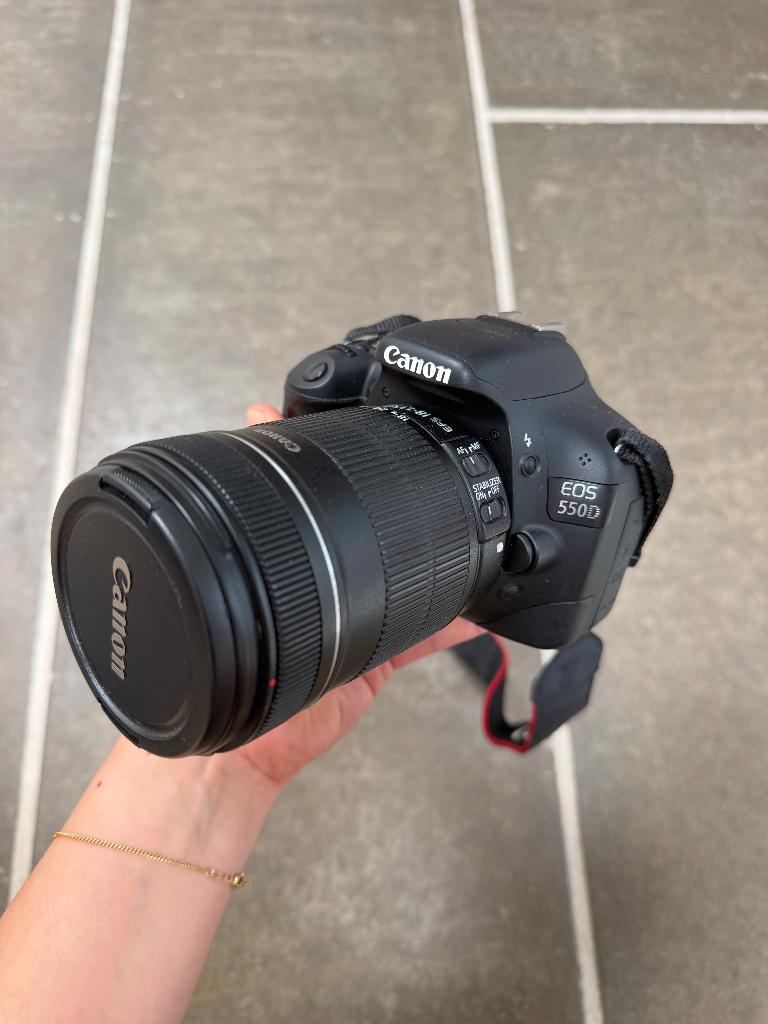 Canon EOS 550D met lens EFS18-135mm, Gebruikt, Spiegelreflex, Canon, Geen optische zoom