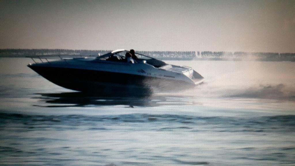 Maxum speedboot V8 330pk 2400 cuddy, Watersport en Boten, Ophalen, Gebruikt, Binnenboordmotor, 80 cm
