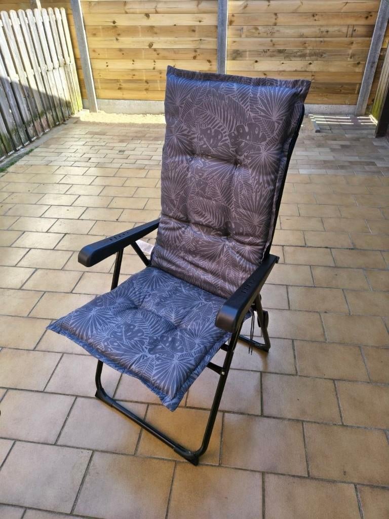 Stoel + campingtafel, Caravans en Kamperen, Ophalen, Zo goed als nieuw