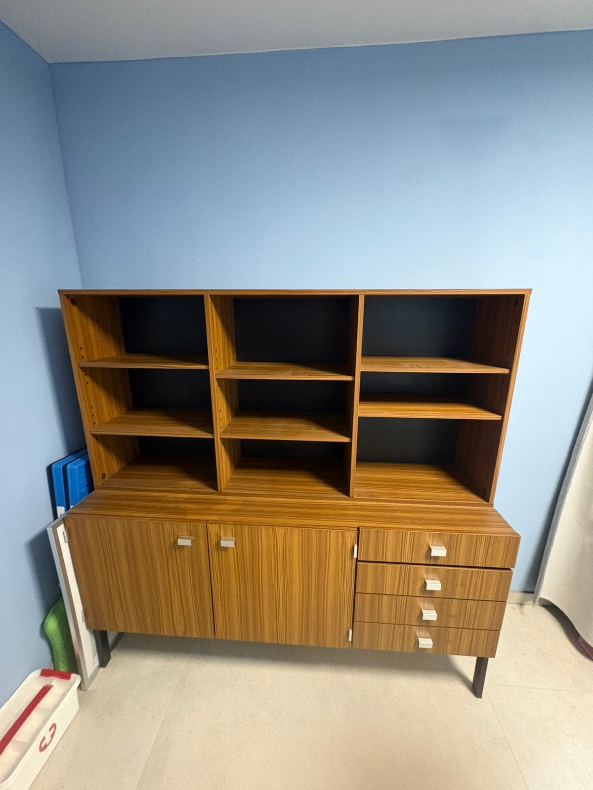 Vintage boekenkast of dressoir in zeer goede staat, Enlèvement ou Envoi