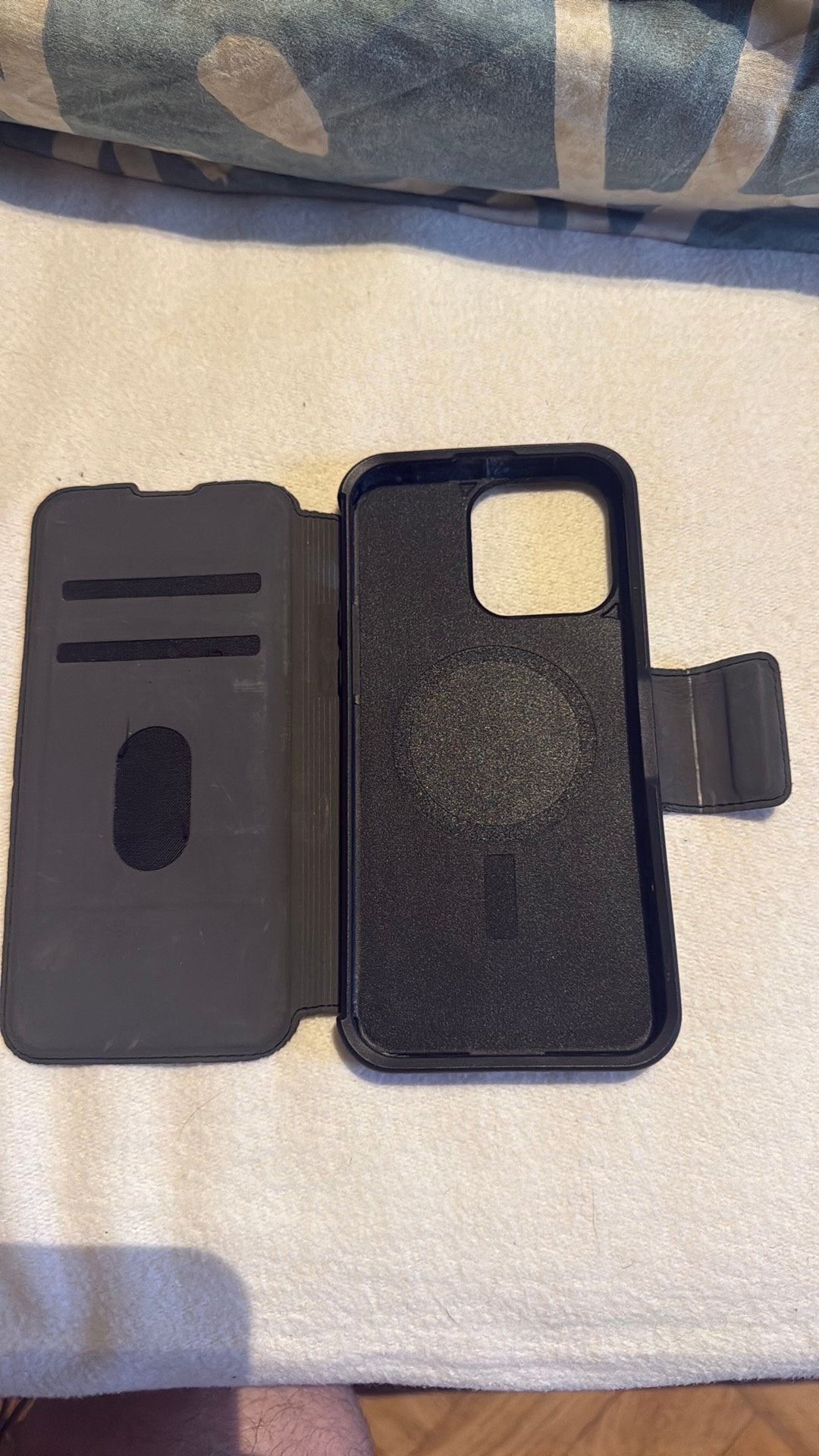 Otterbox iphone 16 pro max - nooit gebruikt, Ophalen, IPhone 16 Pro Max, Zwart, Zo goed als nieuw