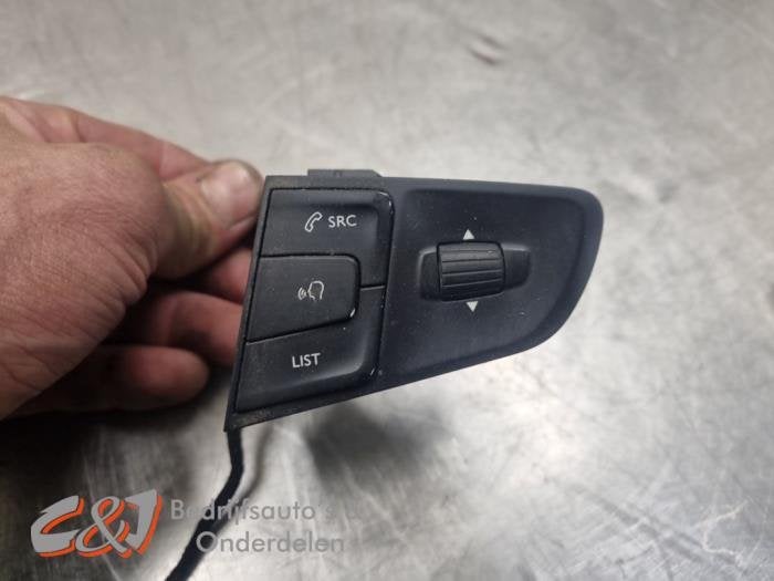 Radiobediening Stuur van een Peugeot Expert, Gebruikt, -, -, Ophalen of Verzenden