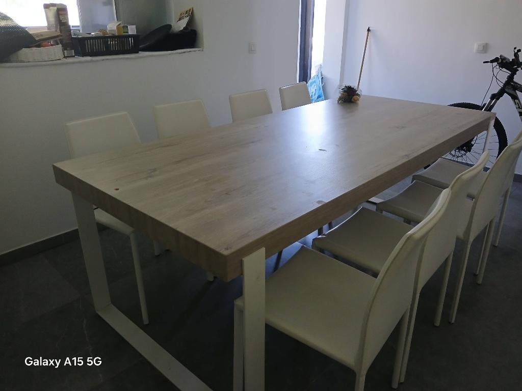 Salle a manger, Enlèvement