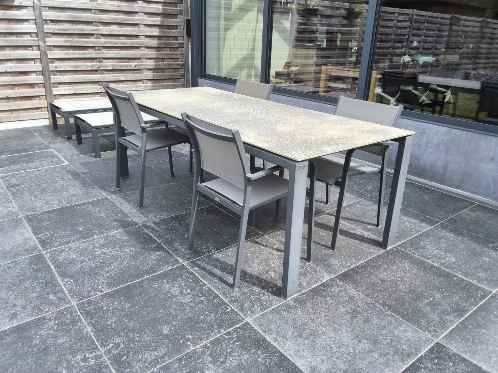 Tuinset, Enlèvement