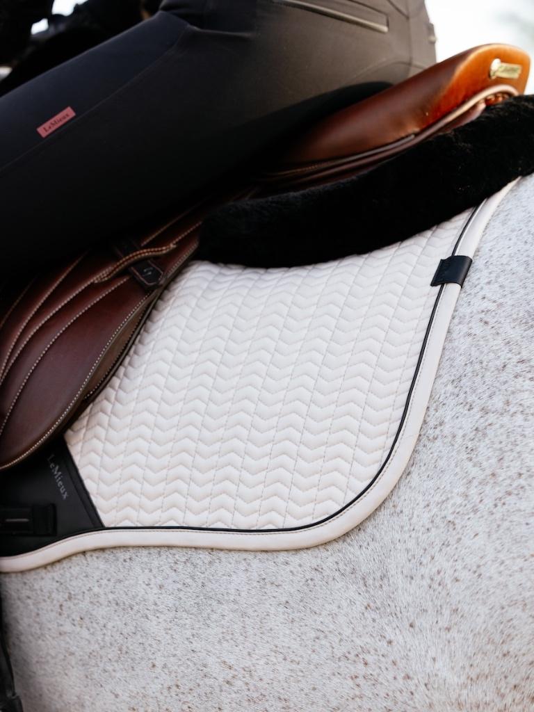LeMieux Essence Eurojump dekje Stone full SALE -34%!, Dieren en Toebehoren, Full (L), Ophalen of Verzenden, Beige, Nieuw