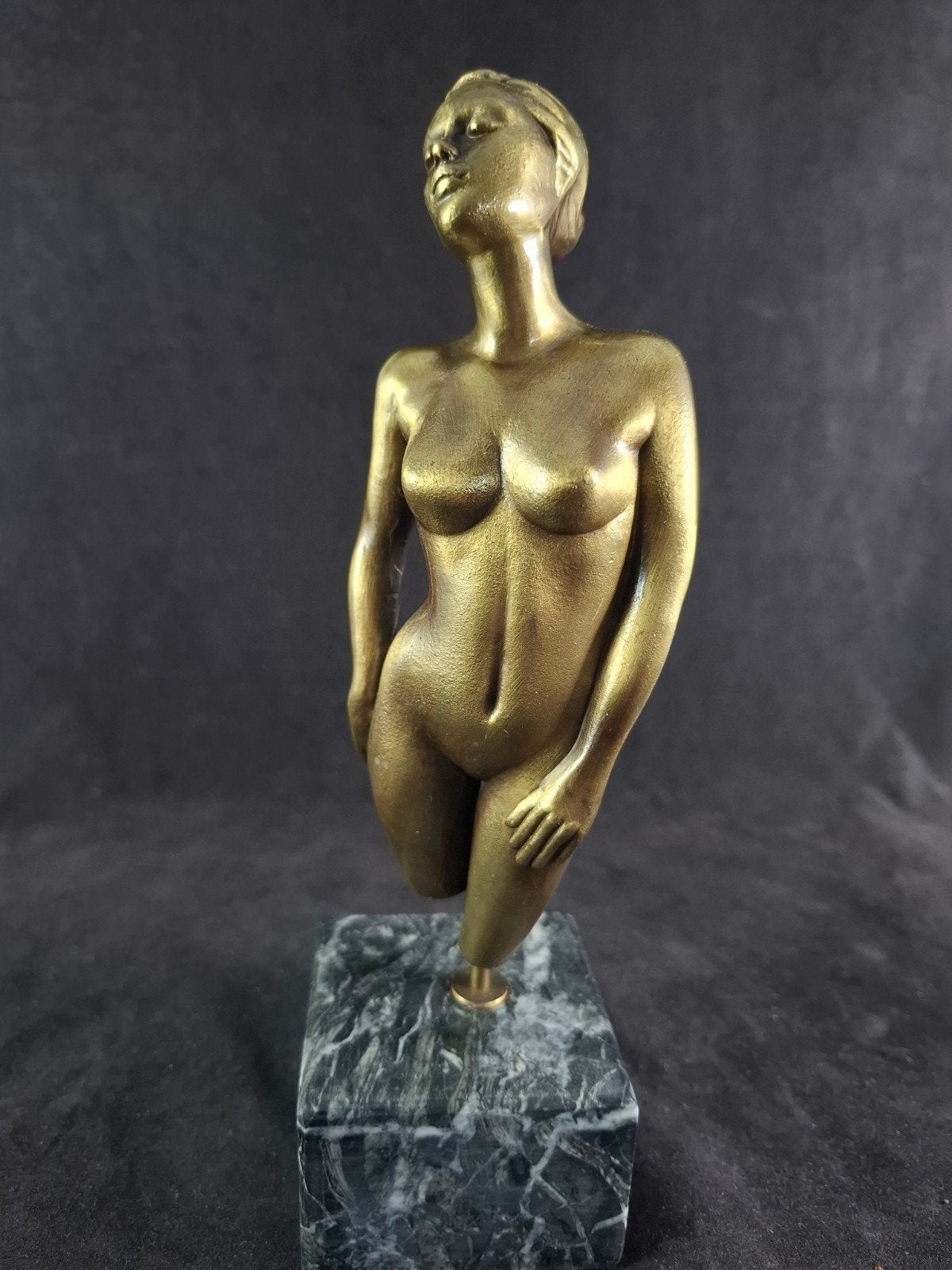 Bronzen beeld vrouwentorso ( Deville-Chabrolle) op marmeren, Antiek en Kunst, Ophalen of Verzenden, Brons, Zwart, Beeld