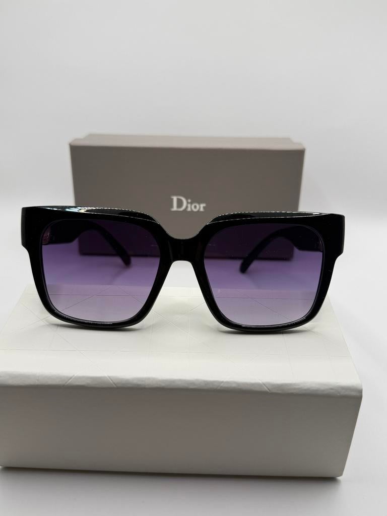 Lunettes de soleil Dior noires avec verres violets, Bijoux, Sacs & Beauté, Lunettes de Soleil & Lunettes | Femmes, Enlèvement ou Envoi