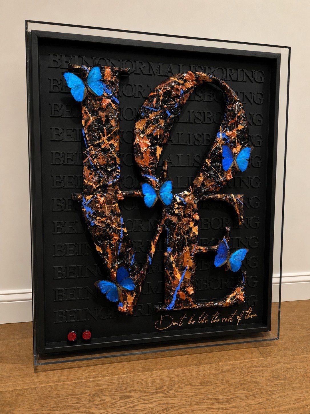 Sigurd Tanghe – LOVE Sculptuur met Echte Vlinders, Enlèvement