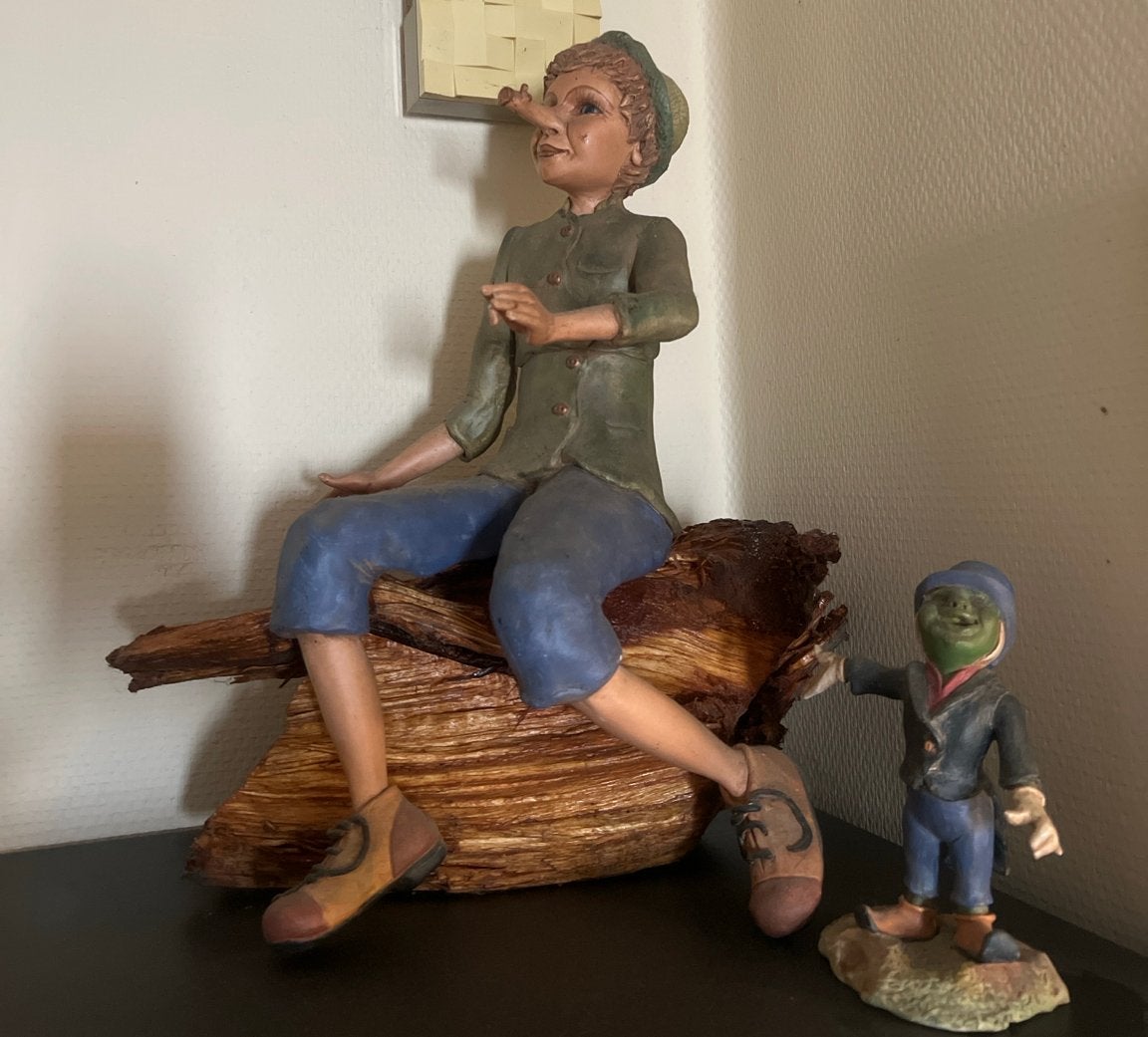 Grote Pinokkio-achtige figuur op hout, Ophalen, Zo goed als nieuw