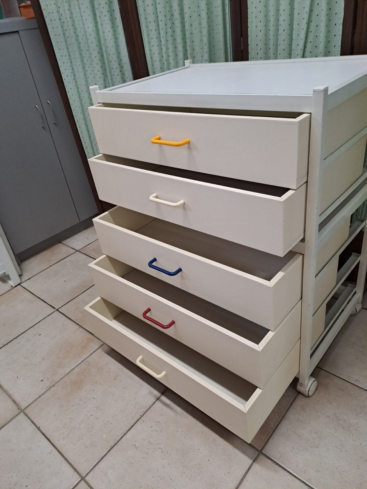 baby verzorgings kastje, Kinderen en Baby's, Badjes en Verzorging, Ophalen