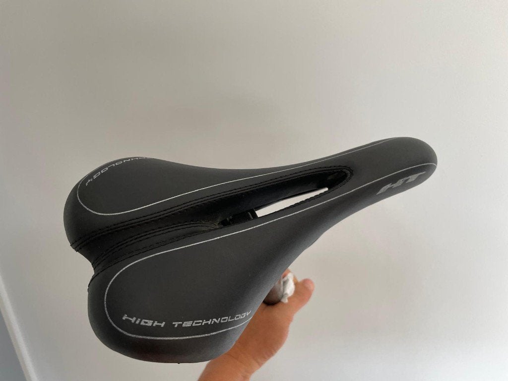 3 selles de vélo + 2 tiges de selle + 3 colliers de selle, Enlèvement ou Envoi, Selle, Utilisé, Cuir