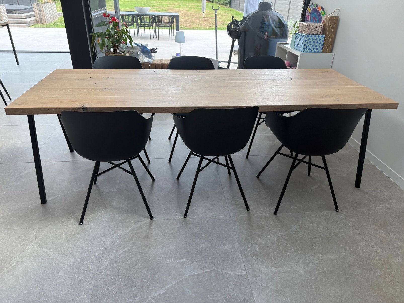 Tafel + zes zwarte kuipstoelen, Huis en Inrichting, Tafels | Eettafels, Ophalen, Eikenhout, 200 cm of meer, 50 tot 100 cm