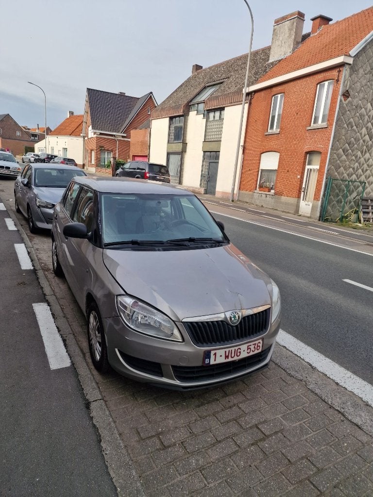 Skoda Fabia 1.2 Benzine uit 2012 (2de generatie) 215.000KM, Auto's, Skoda, Voorwielaandrijving, Euro 5, Electronic Stability Program (ESP)
