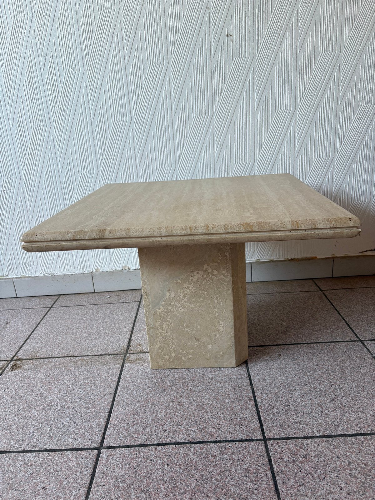 Table basse, Enlèvement, Utilisé