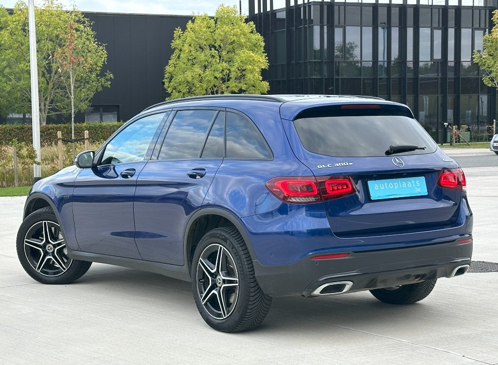 Mercedes GLC 300e 2021 4MATIC Full AMG 90000km, Automaat, Dealer onderhouden, Blauw, 5 zetels