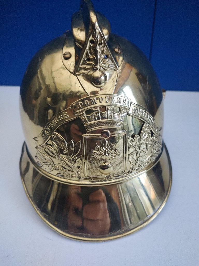 Franse brandweerhelm " Fontaines les G", Verzenden