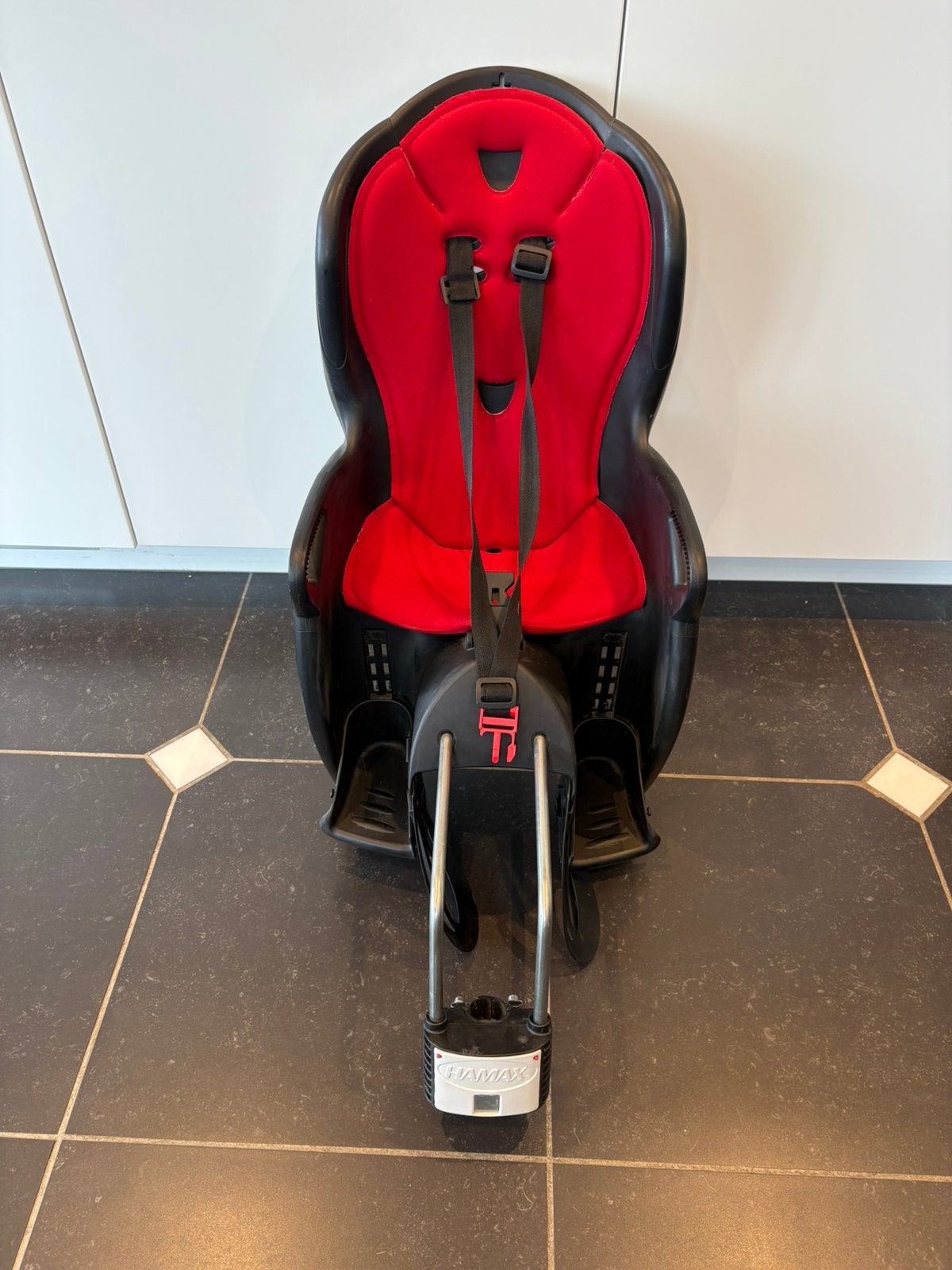 Siège de vélo pour enfant Hamax rouge/noir, Vélos & Vélomoteurs, Enlèvement, Comme neuf
