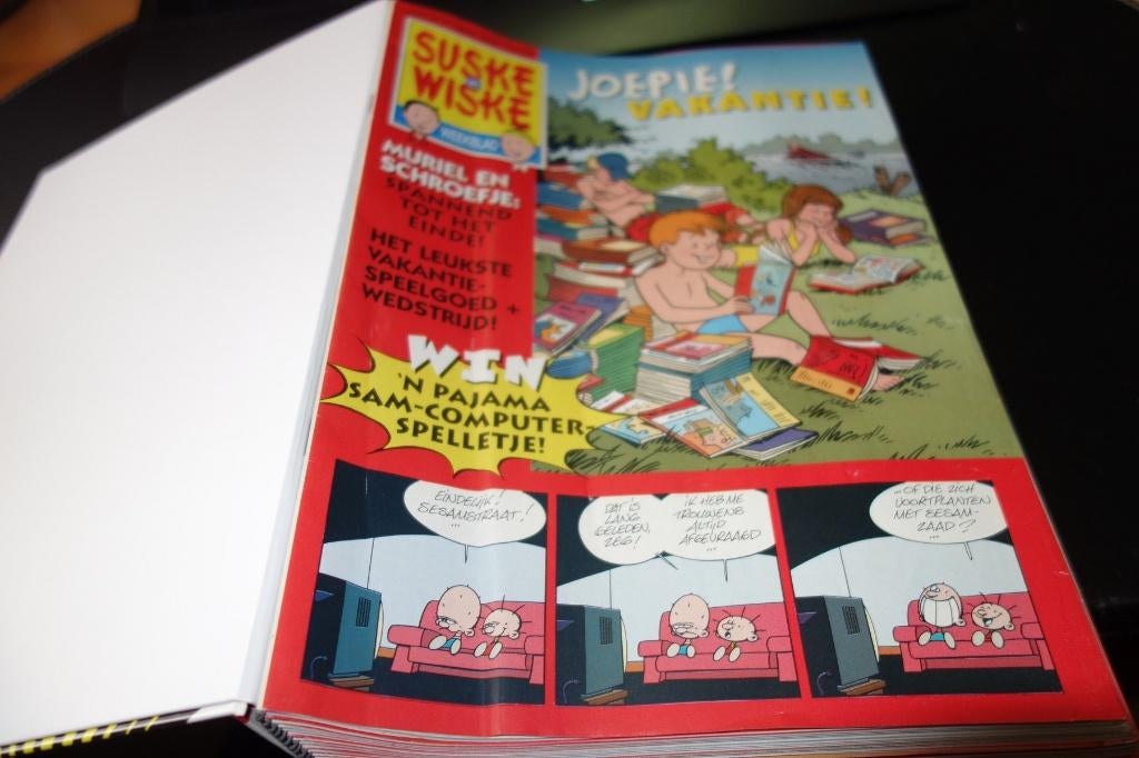 Suske en Wiske Weekblad in verzamelmap 2000 nr 27 tot 52., Boeken, Gelezen, Ophalen of Verzenden, Willy Vandersteen, Complete serie of reeks