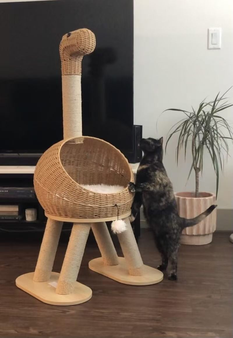 Unieke Rotan Dino Kattenhuis met Krabpaal – Nieuw – Design, Ophalen of Verzenden, Zo goed als nieuw, Krabpaal