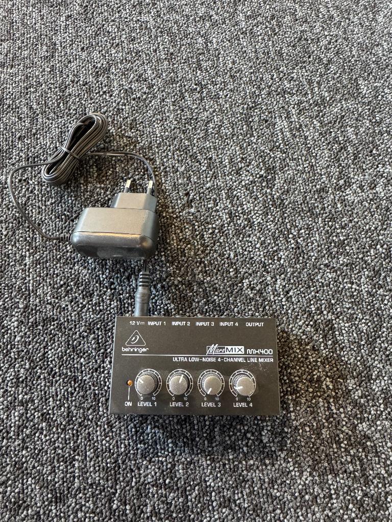Behringer MicroMIX MX400 4-kanaals line mixer | met voeding, Muziek en Instrumenten, Ophalen of Verzenden, Zo goed als nieuw, Minder dan 5 kanalen