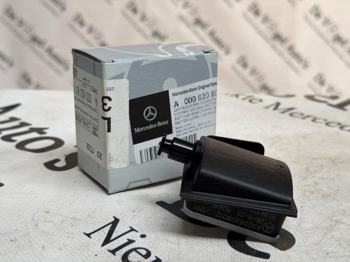 Moteur de verrouillage clapet réservoir d'un Mercedes GLA, Neuf, 3 mois de garantie, -, -