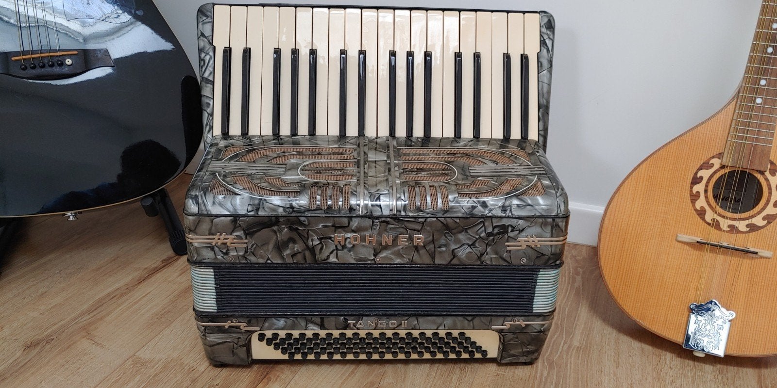 Hohner Verdi 2 tango-accordeon, Ophalen