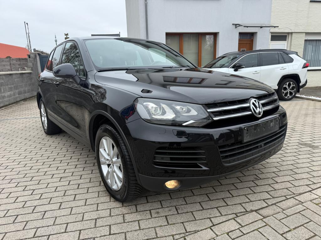 VW Touareg. Lichte Wracht 175euro Tax, Auto's, Automaat, Stof, Zwart, Zwart