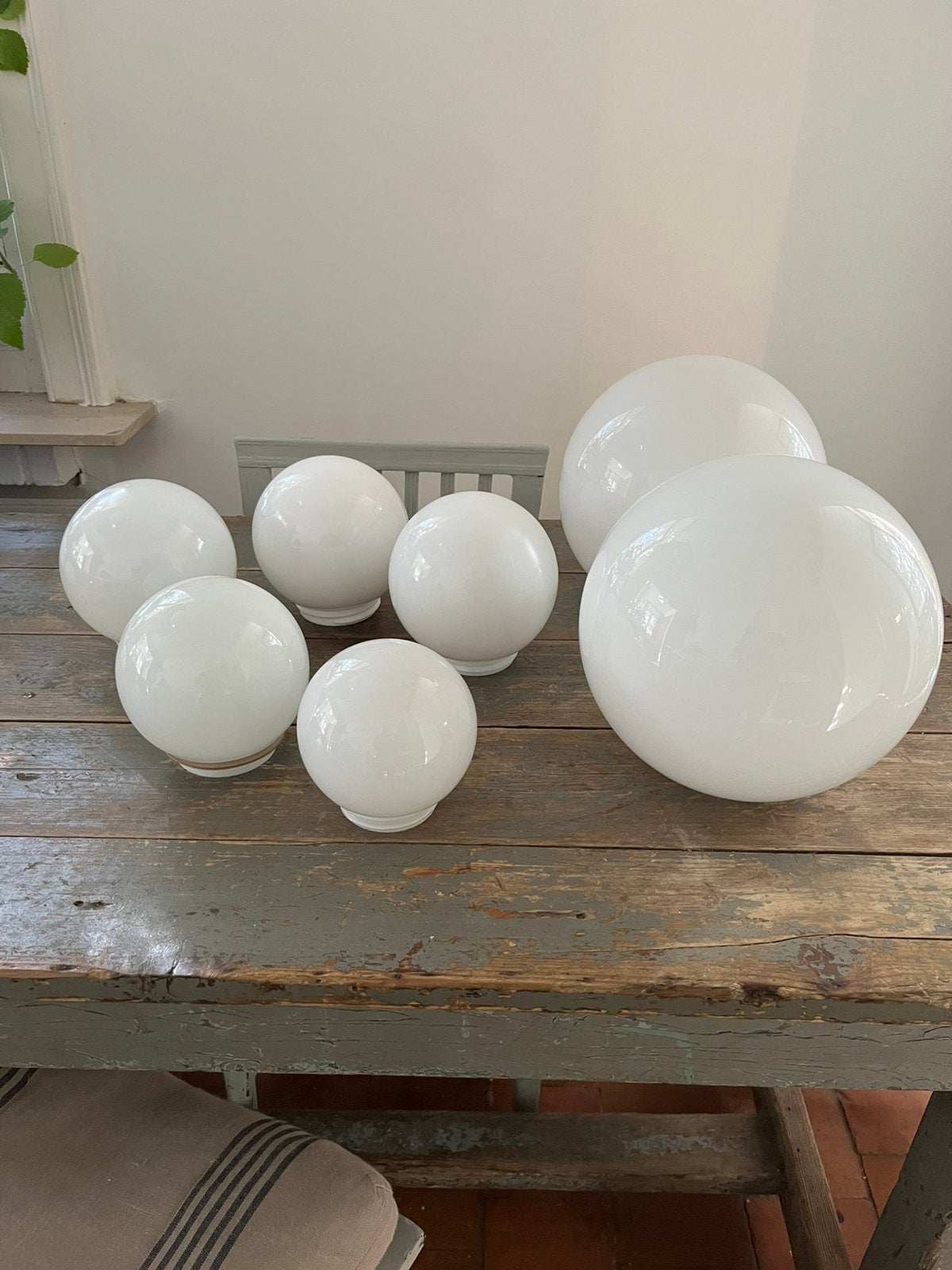 VINTAGE RETRO LAMPEN BOL MELKGLAS VEEL MATEN ZGSTAAT, Ophalen of Verzenden