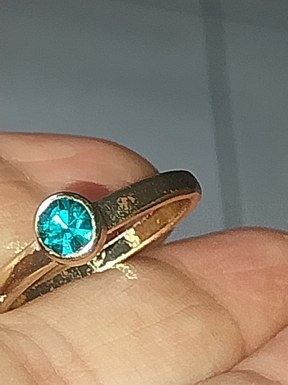 Prachtige vintage ring (ca. 45 jaar oud) met blauw-groene st, Bijoux, Sacs & Beauté, Bagues, Enlèvement, Bleu, Or