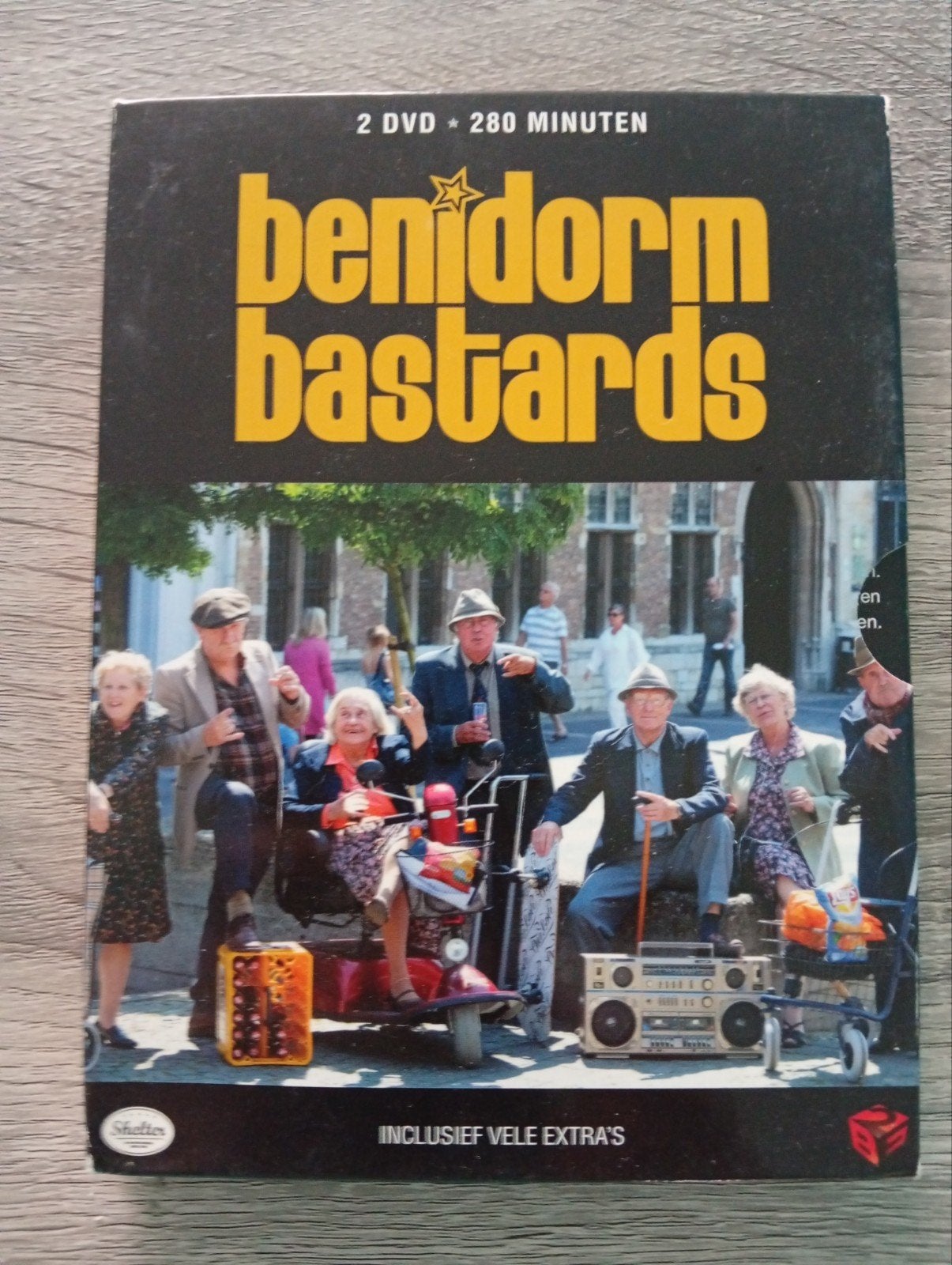 Série télévisée comique Benidorm Bastards, CD & DVD, DVD | TV & Séries télévisées, Enlèvement ou Envoi, Matériel bonus, Comédie