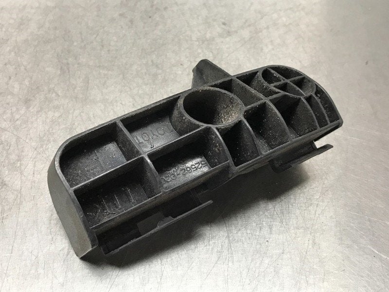 SUPPORT PARE-CHOCS ARRIÈRE DROIT Toyota Auris (E15), Utilisé, Toyota