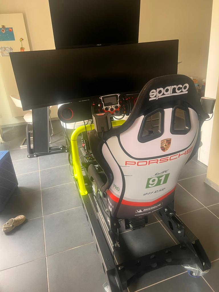 Simulateur complet haut de gamme, Support, Comme neuf, Enlèvement, Thrustmaster