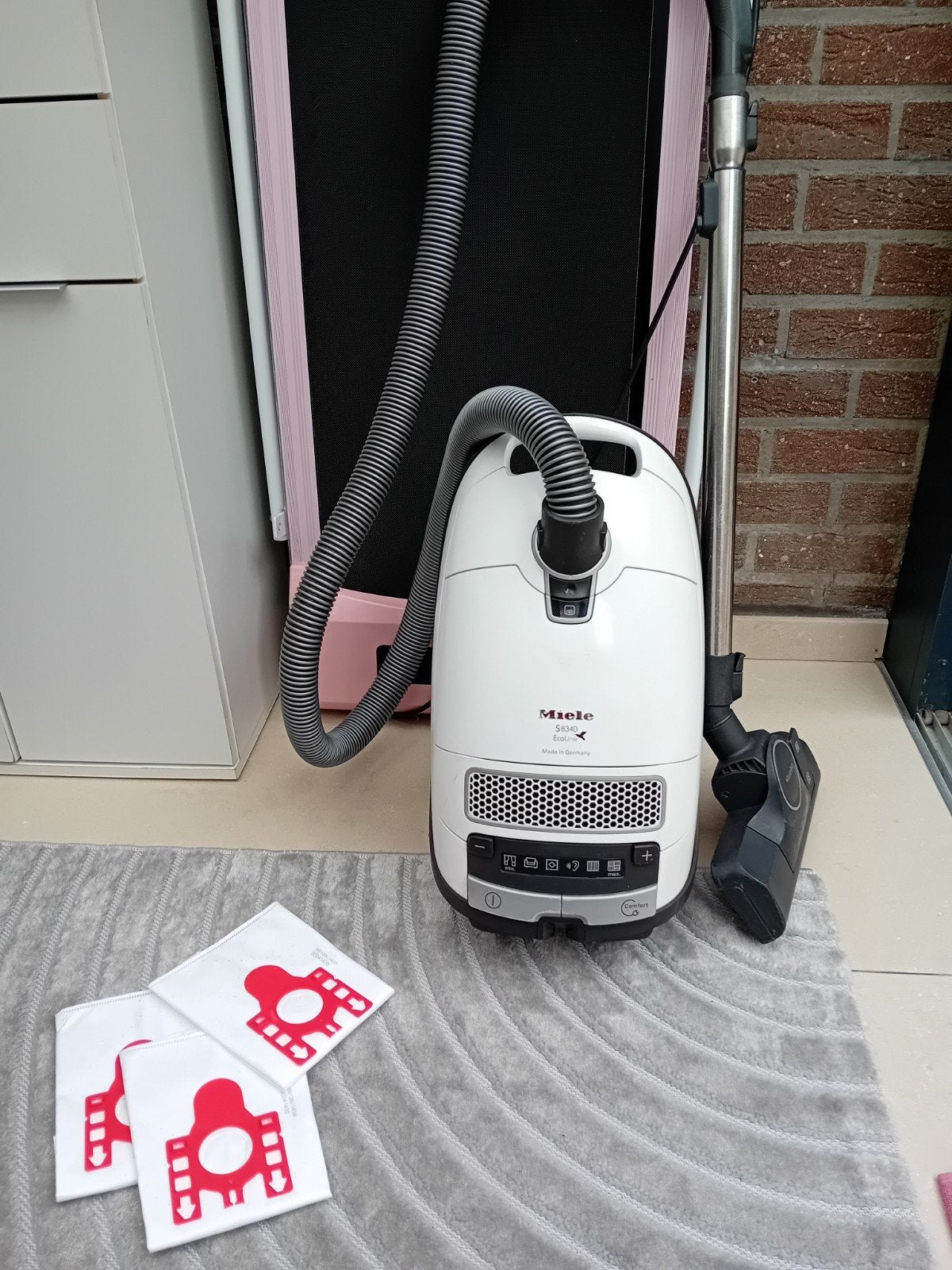 Aspirateur Miele C3-1200W, Electroménager, Aspirateurs, Miele, Enlèvement ou Envoi