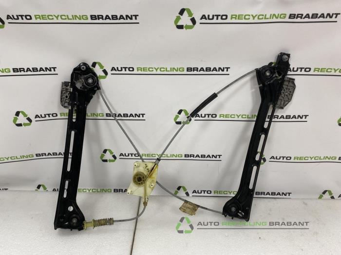 Ruitmechaniek 2Deurs rechts-voor van een Volkswagen Beetle, Auto-onderdelen, Ruiten en Toebehoren, Gebruikt, -, -, Ophalen of Verzenden