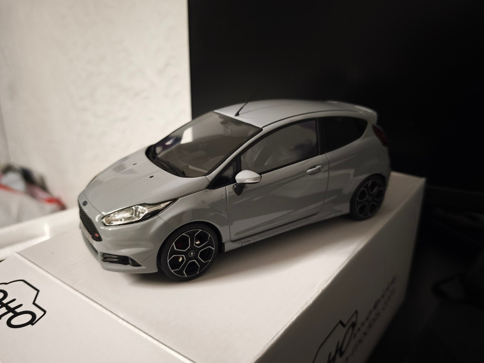 ford fiesta 1.18 otto, Hobby en Vrije tijd, Modelauto's | 1:18, Ophalen of Verzenden