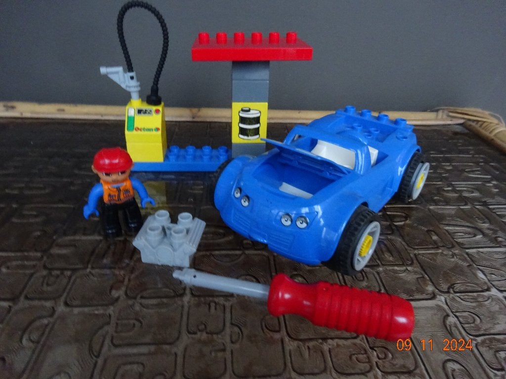 duplo, tankstation met auto met afneembare wielen (toolo), Kinderen en Baby's, Speelgoed | Duplo en Lego, Duplo, Toolo, Ophalen of Verzenden