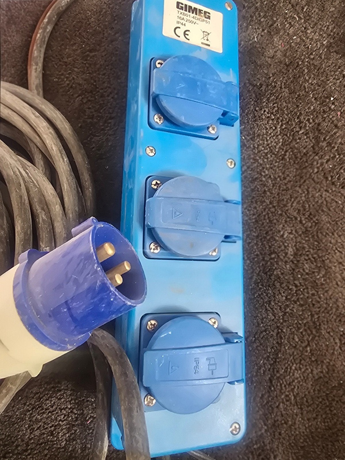 GIMEG Stroomkabel met 3-weg stekkerdoos 16A 250V, Ophalen