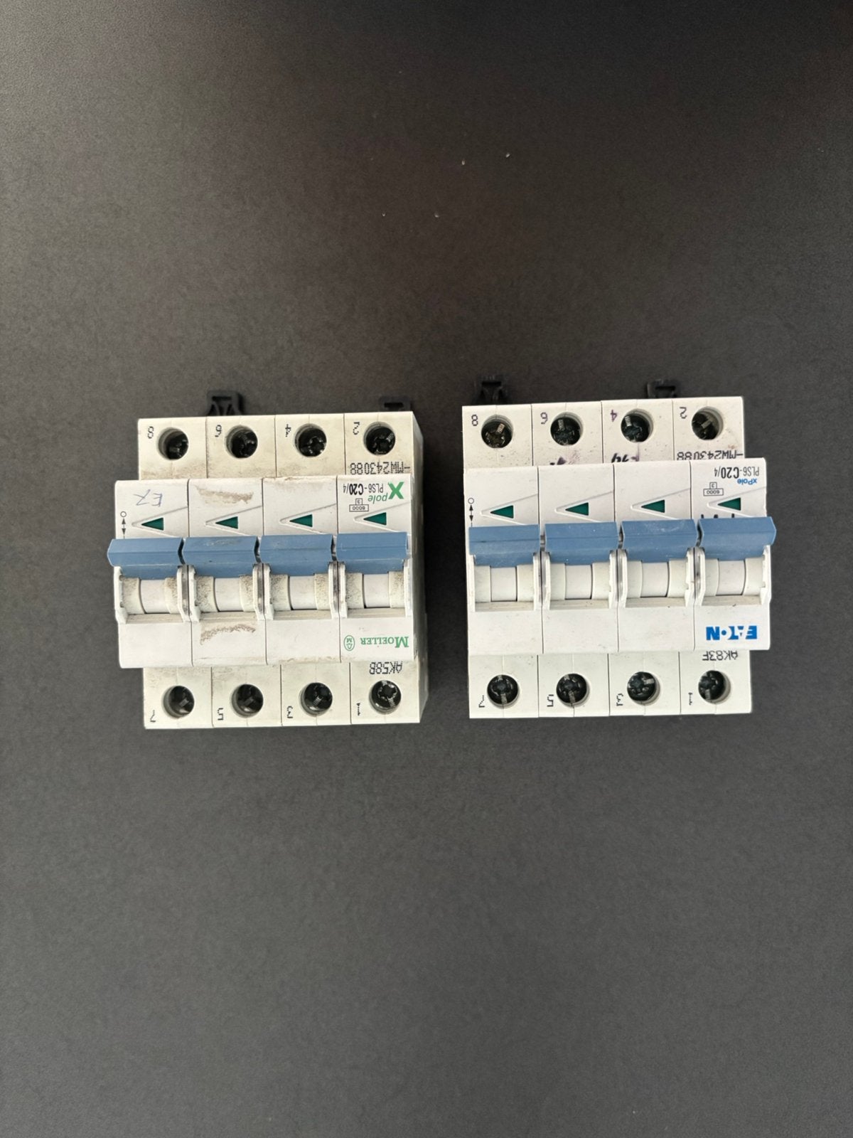 Automaat 20A 2stuks, Hobby en Vrije tijd, Ophalen of Verzenden, Gebruikt