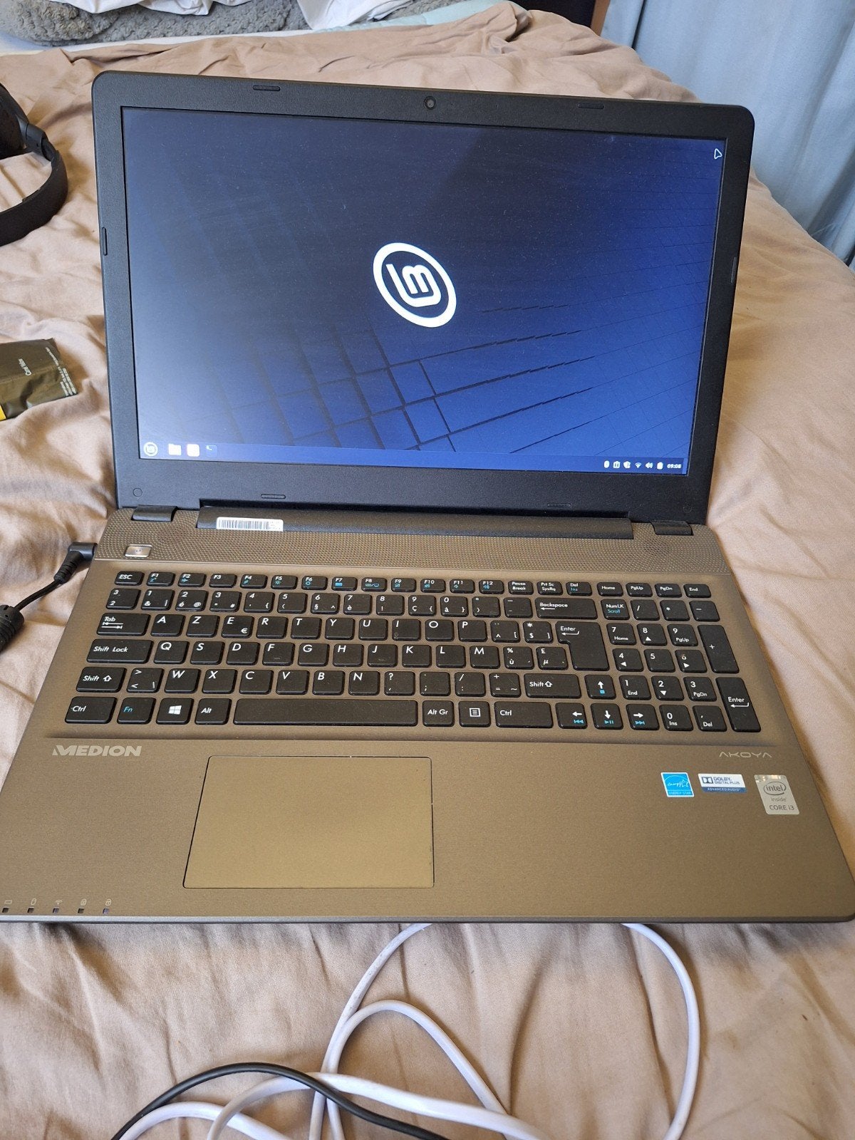 Medion Akoya Labtop, Computers en Software, Windows Laptops, Zo goed als nieuw, 16 inch, SSD, 2 tot 3 Ghz, 8 GB, Azerty, Met videokaart