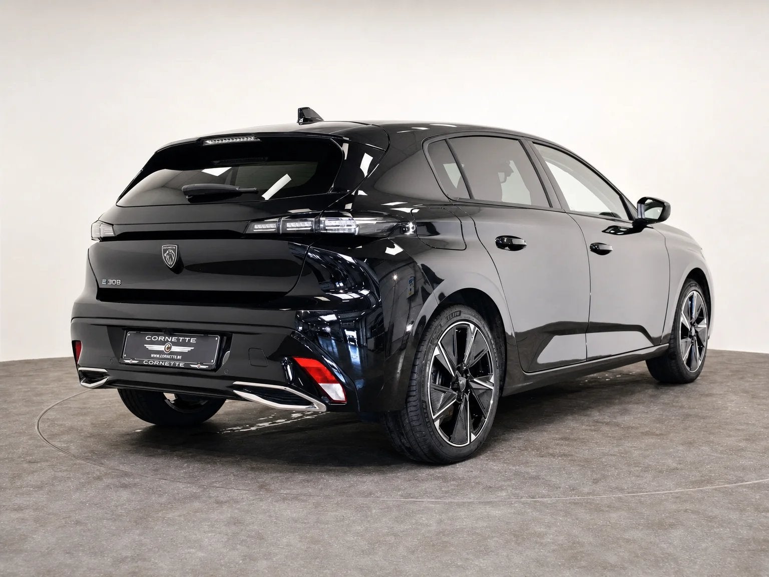 Peugeot 308 E-308 AUTO ALLURE BEV 51KWH APPLE CARPLAY, ADAPT, Automaat, Zwart, https://public.car-pass.be/vhr/b62b86d1-e6d0-44da-8e08-9404bce02700