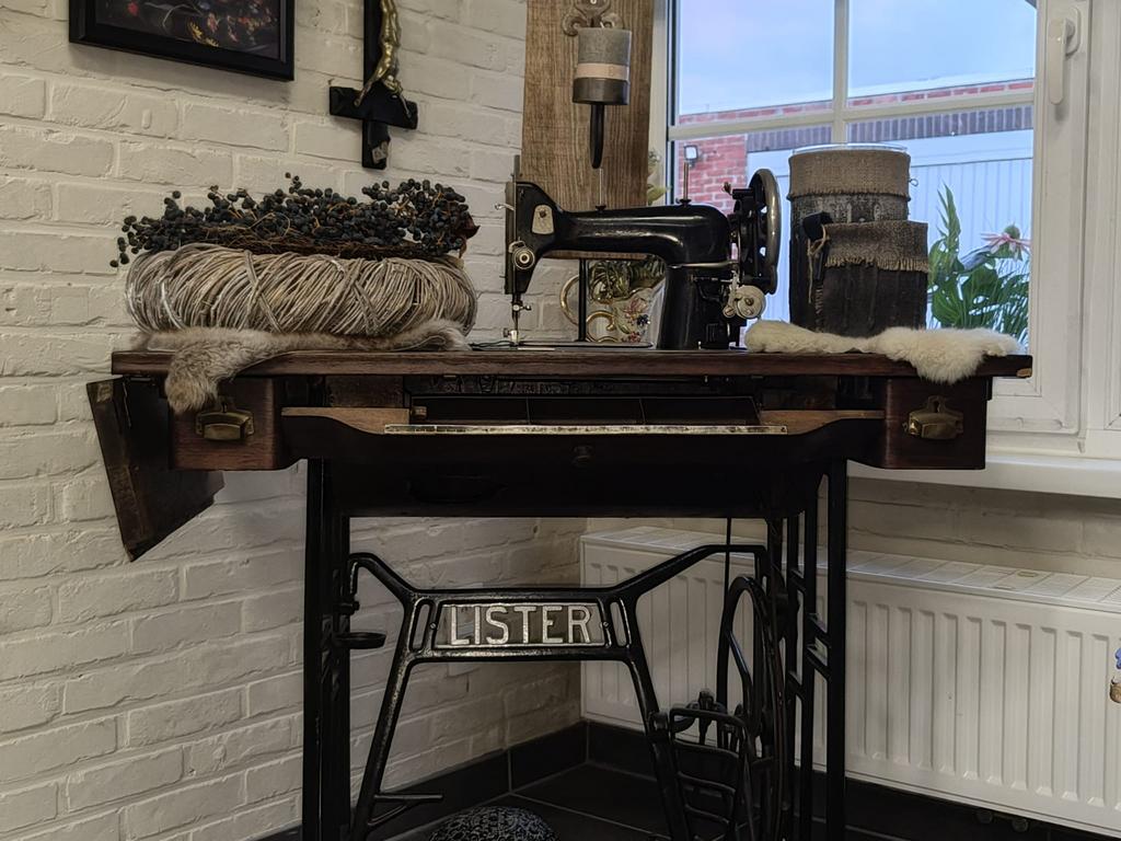 Naaitafel lister, Hobby en Vrije tijd, Naaimachines en Toebehoren, Ophalen, Nieuw, Naaimachine, Overige merken