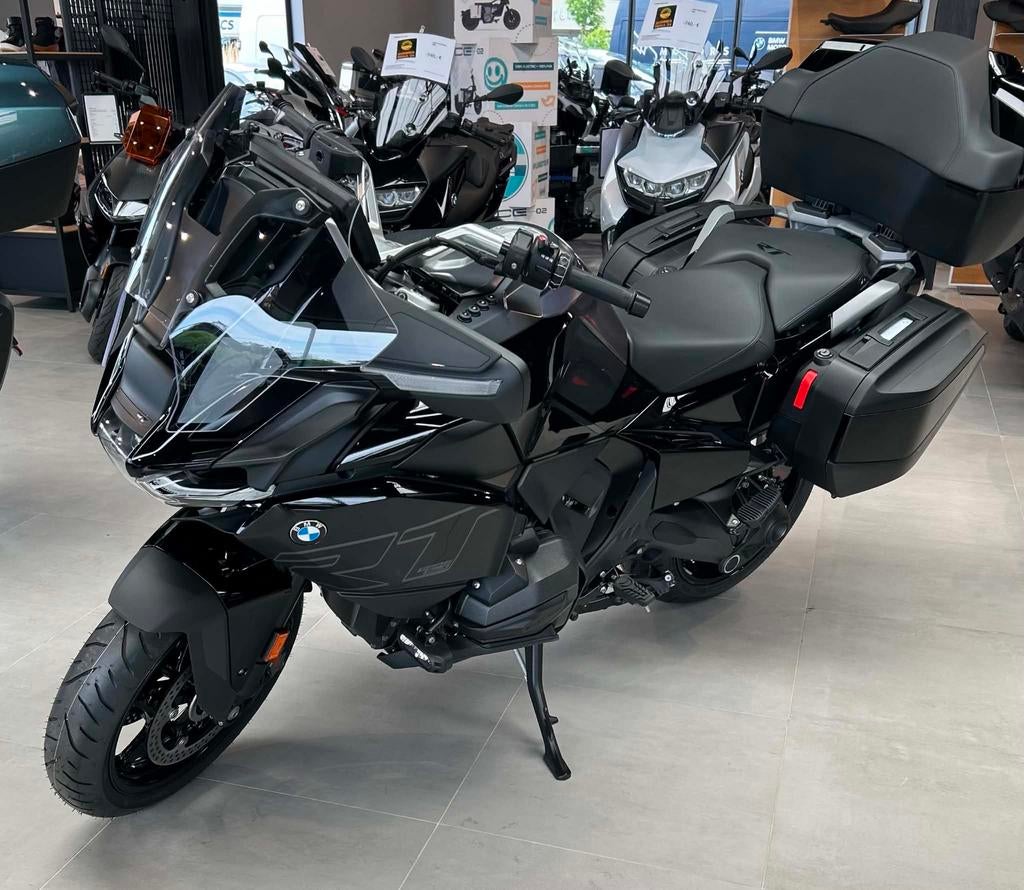 BMW R 1300 RT triple noire, seulement 1960 km, Motos, Motos | BMW, Particulier, Tourisme, plus de 35 kW, 4 cylindres, ABS, Transmission par cardan