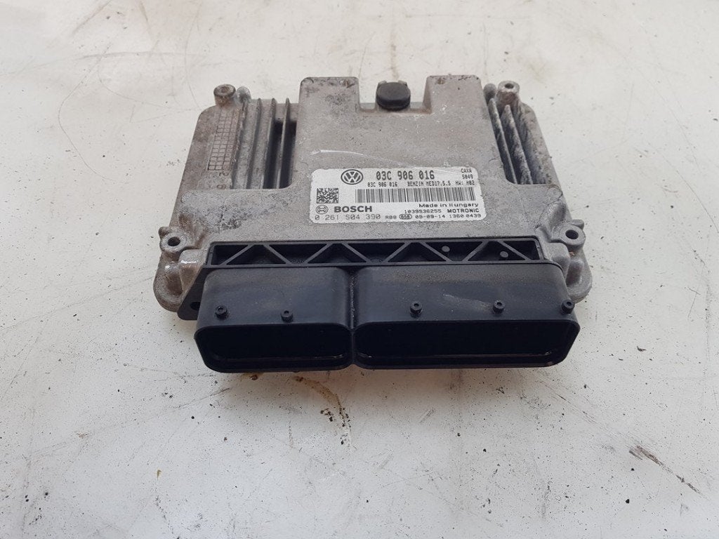 CALCULATEUR MOTEUR ECU Volkswagen Golf VI (5K1), Robert Bosch AG, Volkswagen, Utilisé, Robert-Bosch-Allee 1
74232  Abstatt, DE