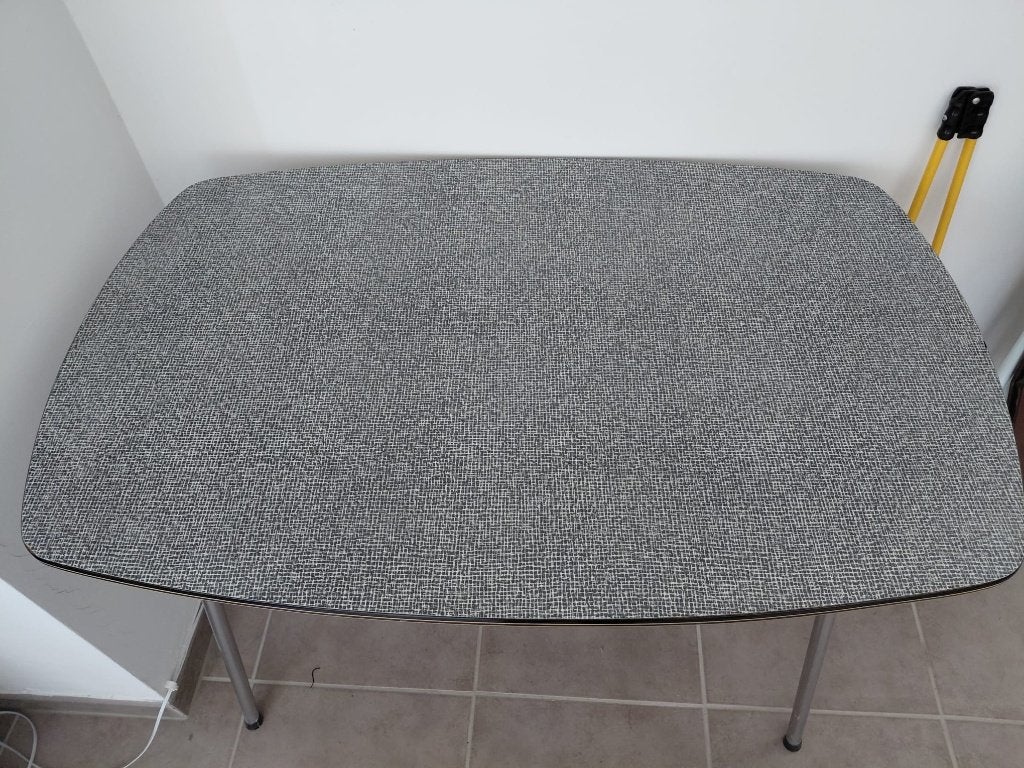 Tafel grijs - Gratis, Ophalen, Zo goed als nieuw