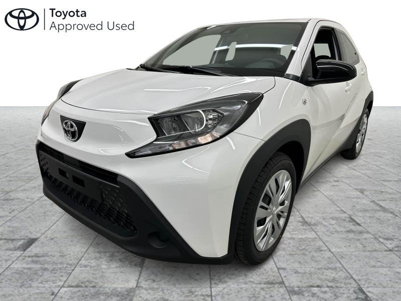 Toyota Aygo X X-Play + zetelverwarming, Auto's, Toyota, Emergency brake assist, 72 pk, Wit, Handgeschakeld