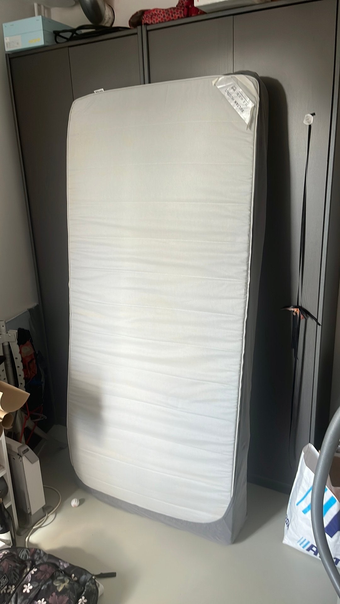 Matras IKEA 90x200 cm, Huis en Inrichting, Slaapkamer | Matrassen en Bedbodems, Ophalen, 90 cm, Eenpersoons, Zo goed als nieuw