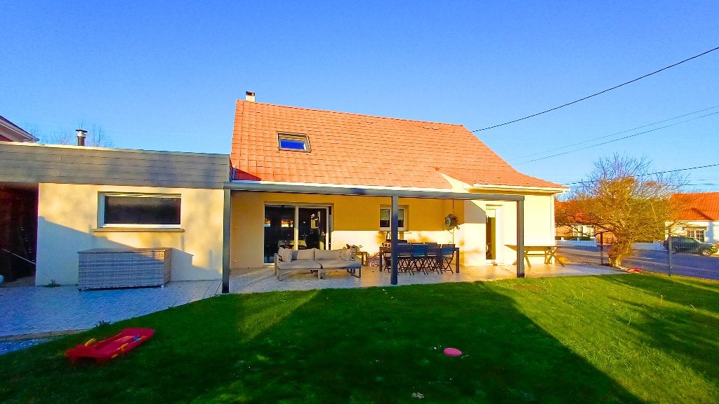 Villa de vacances à la mer, 177 kWh/m²/an, Ambleteuse, 500 à 1000 m², 4 pièces