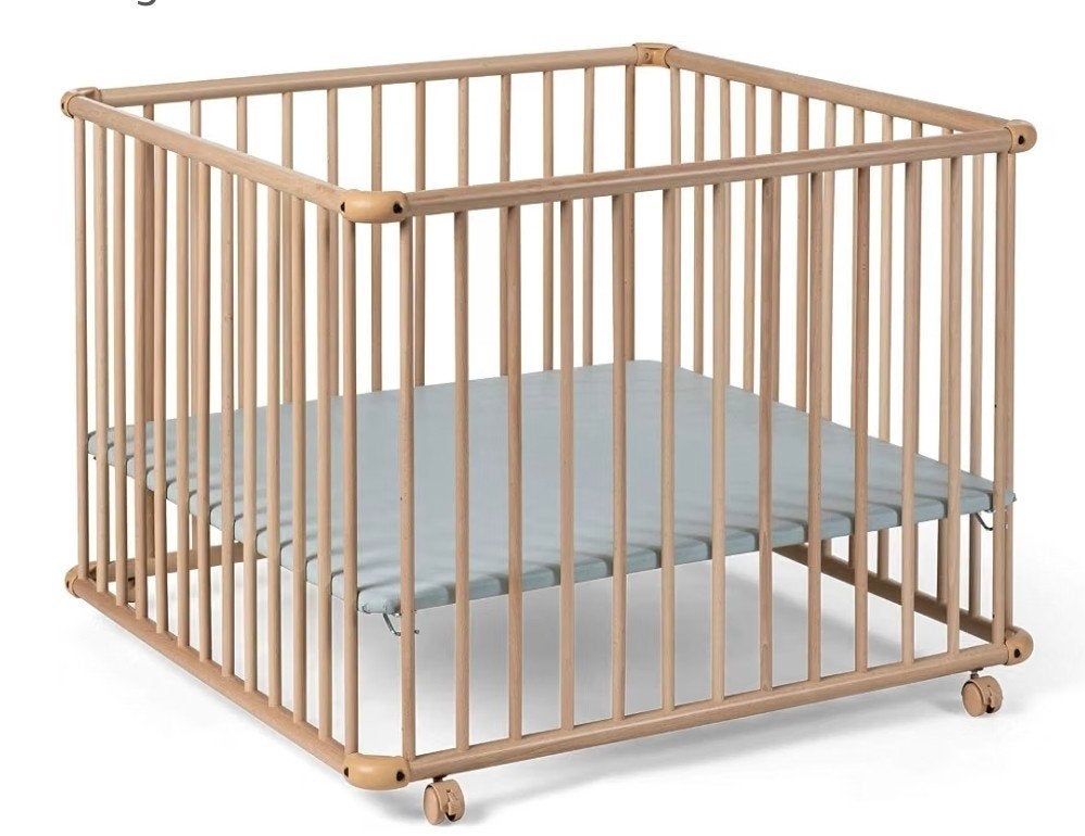 Parc bébé en bois pliable – couleur taupe, Enfants & Bébés, Enlèvement, Comme neuf, Carré, Réglable en hauteur